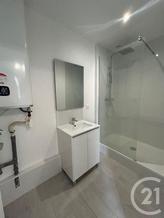 Appartement F1 à louer - 1 pièce - 30.27 m2 - BRIE COMTE ROBERT - 77 - ILE-DE-FRANCE - Century 21 Concept Immobilier