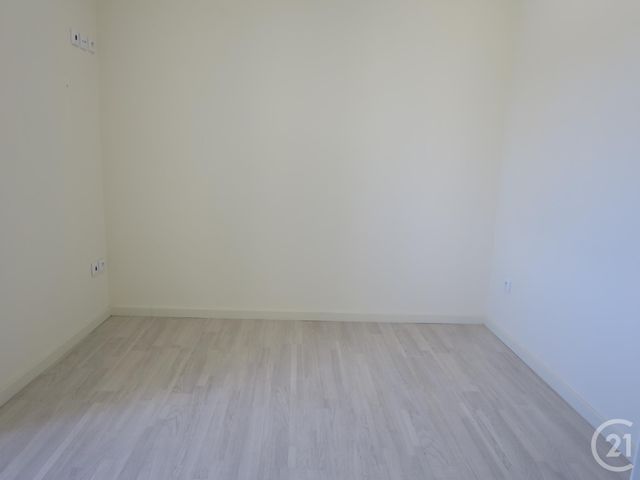 Appartement F3 à louer - 3 pièces - 50.45 m2 - BRIE COMTE ROBERT - 77 - ILE-DE-FRANCE - Century 21 Concept Immobilier