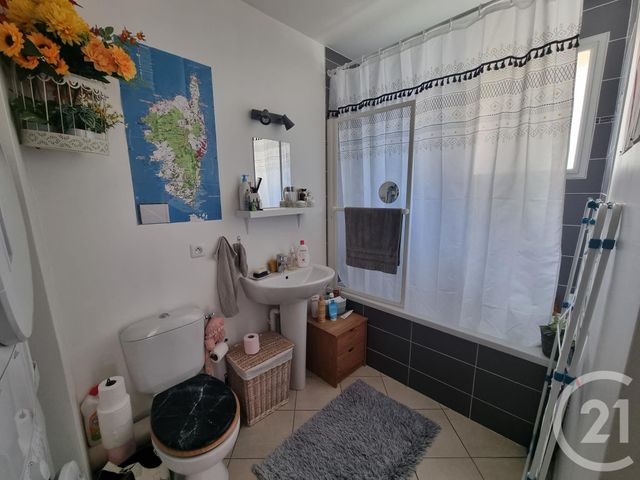 Appartement F2 à louer - 2 pièces - 39.67 m2 - BRIE COMTE ROBERT - 77 - ILE-DE-FRANCE - Century 21 Concept Immobilier