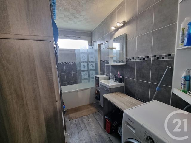 Appartement F3 à louer - 3 pièces - 62.95 m2 - BRIE COMTE ROBERT - 77 - ILE-DE-FRANCE - Century 21 Concept Immobilier