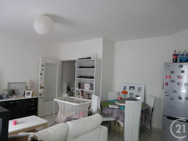 Appartement F2 à louer - 2 pièces - 47.22 m2 - BRIE COMTE ROBERT - 77 - ILE-DE-FRANCE - Century 21 Concept Immobilier