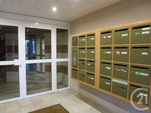 Appartement F2 à louer - 2 pièces - 47.22 m2 - BRIE COMTE ROBERT - 77 - ILE-DE-FRANCE - Century 21 Concept Immobilier