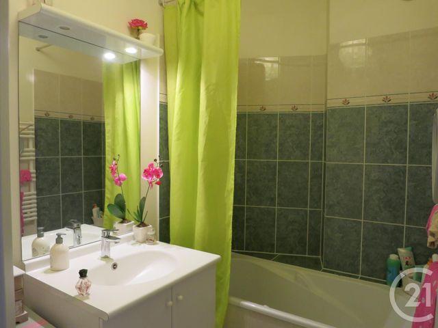 Appartement F2 à louer - 2 pièces - 47.22 m2 - BRIE COMTE ROBERT - 77 - ILE-DE-FRANCE - Century 21 Concept Immobilier