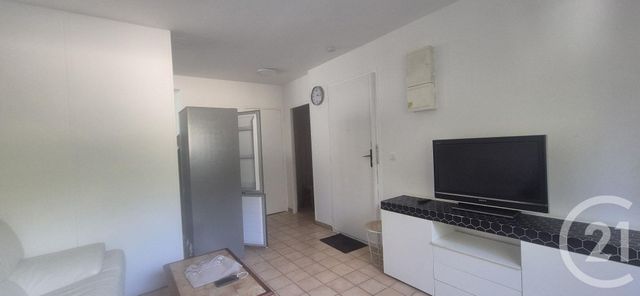 Appartement F2 à louer - 2 pièces - 34.0 m2 - BRIE COMTE ROBERT - 77 - ILE-DE-FRANCE - Century 21 Concept Immobilier