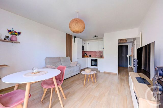 Appartement F2 à vendre - 2 pièces - 44.8 m2 - OZOIR LA FERRIERE - 77 - ILE-DE-FRANCE - Century 21 Concept Immobilier