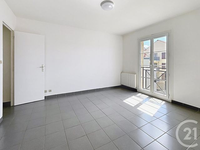 Appartement F2 à louer - 2 pièces - 39.2 m2 - BRIE COMTE ROBERT - 77 - ILE-DE-FRANCE - Century 21 Concept Immobilier