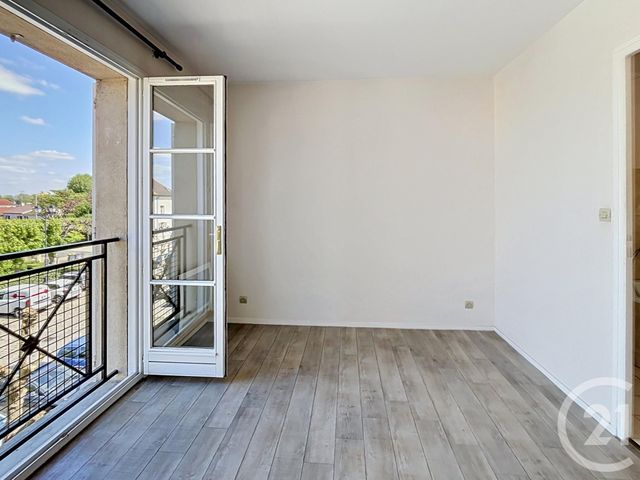 Appartement F1 à louer - 1 pièce - 30.8 m2 - BRIE COMTE ROBERT - 77 - ILE-DE-FRANCE - Century 21 Concept Immobilier