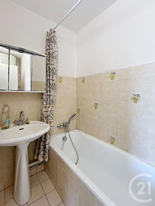 Appartement F1 à louer - 1 pièce - 30.8 m2 - BRIE COMTE ROBERT - 77 - ILE-DE-FRANCE - Century 21 Concept Immobilier